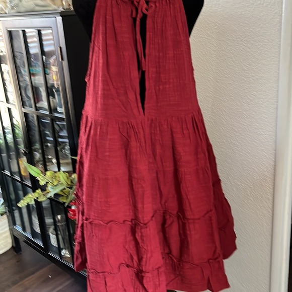 Beautiful wine, colored dress with ruffles open back down to the waist - Picture 3 of 6